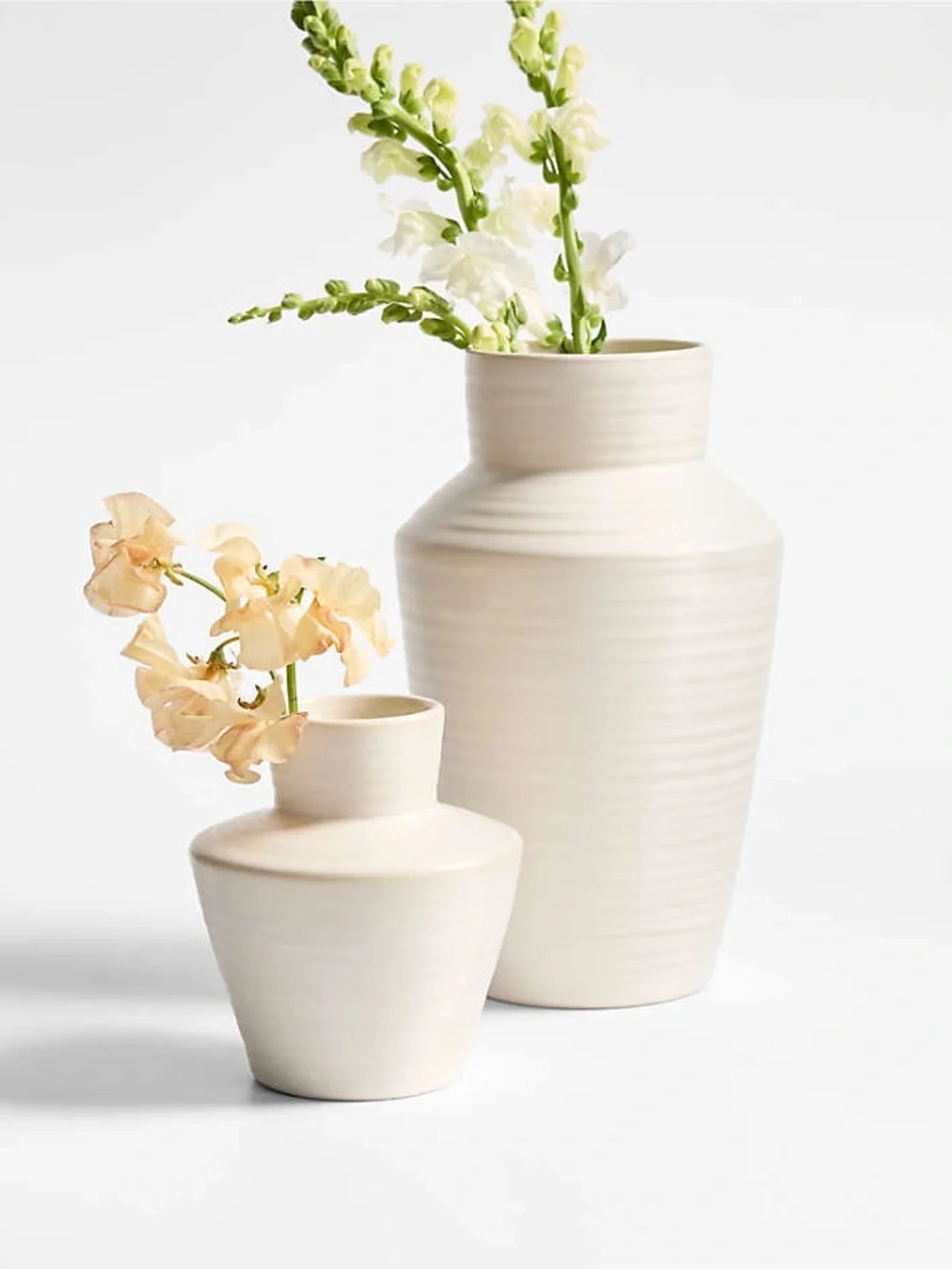Crate&Barrel Cadeau Large White Stoneware Flower Vase 10